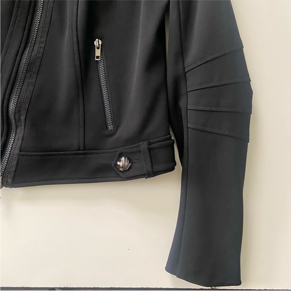 Cache Cropped Asymmetrical Jacket Size Medium - Picture 6 of 7